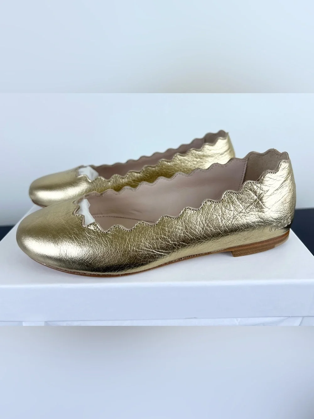Chloe Kids Girls Lauren Scalloped Leather Ballet Flats, Gold ,32 EU